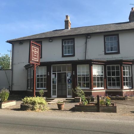 Bed and Breakfast The Penruddocke Arms à Dinton  Extérieur photo